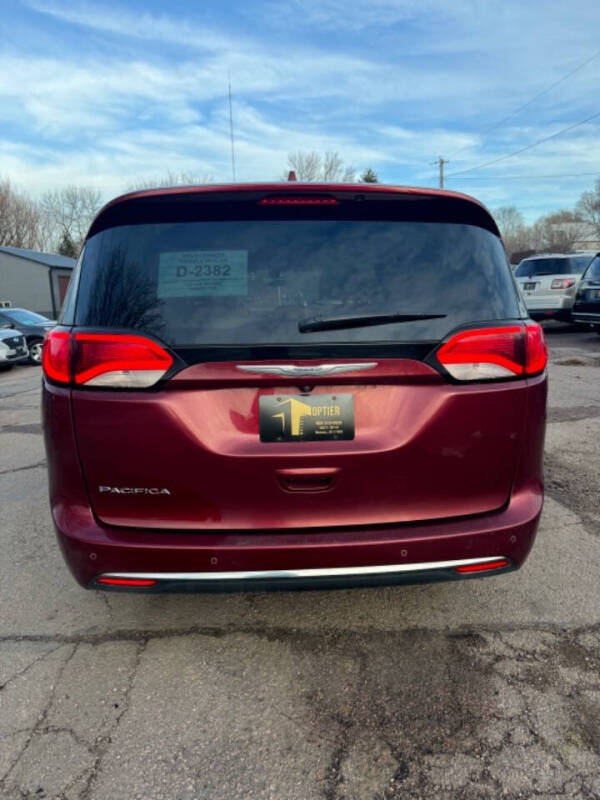 2017 Chrysler Pacifica Touring-L Plus