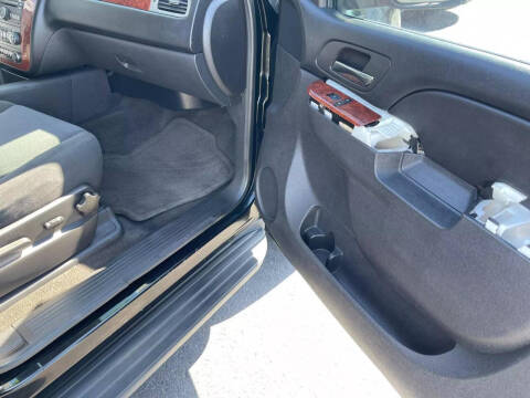 2013 Chevrolet Avalanche LS Black Diamond