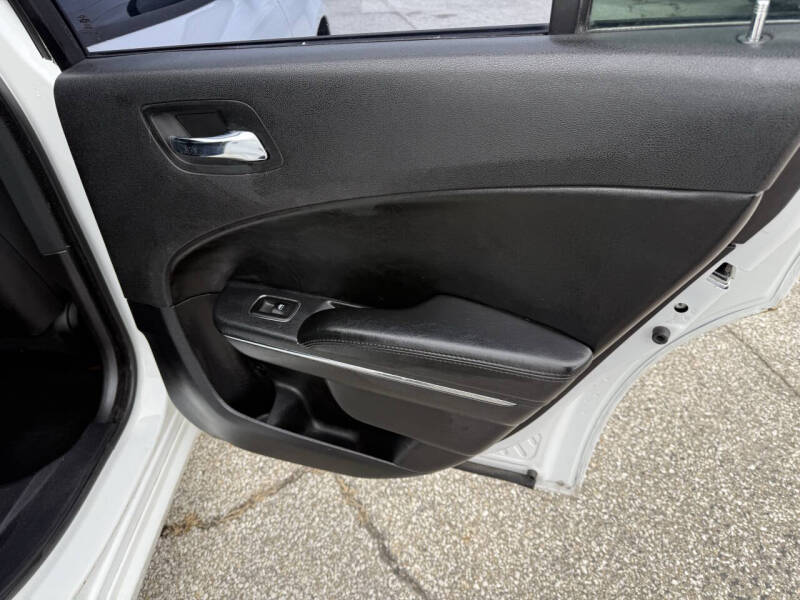 2013 Dodge Charger SE