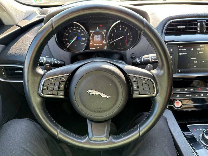 2017 Jaguar F-PACE 35t Prestige