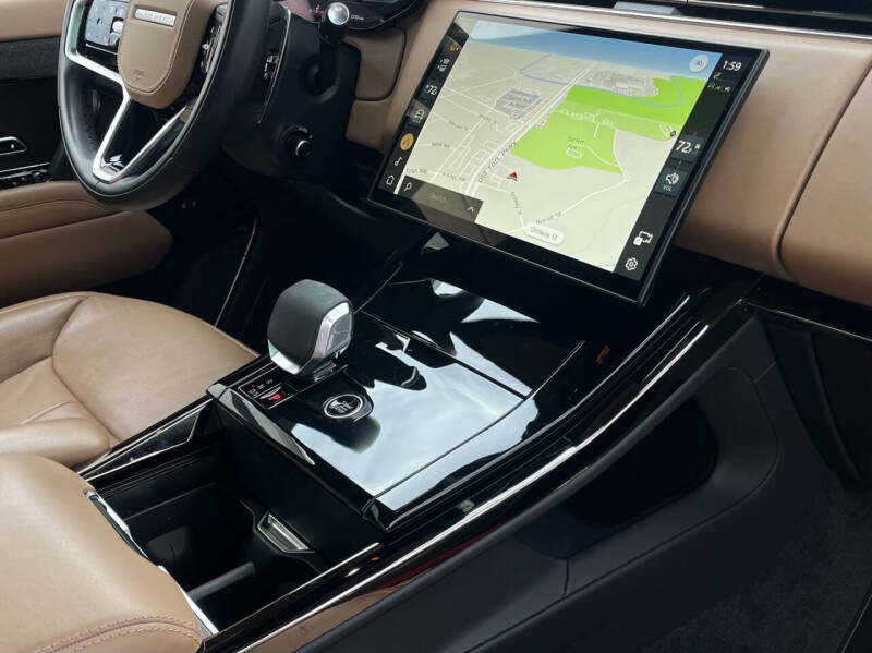 2024 Land Rover Range Rover Sport P360 SE