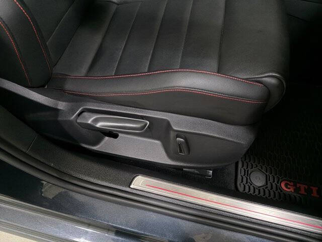2021 Volkswagen Golf GTI SE