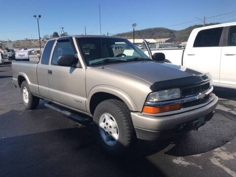 2002 Chevrolet S-10 for sale at Pro Motors in Roseburg OR