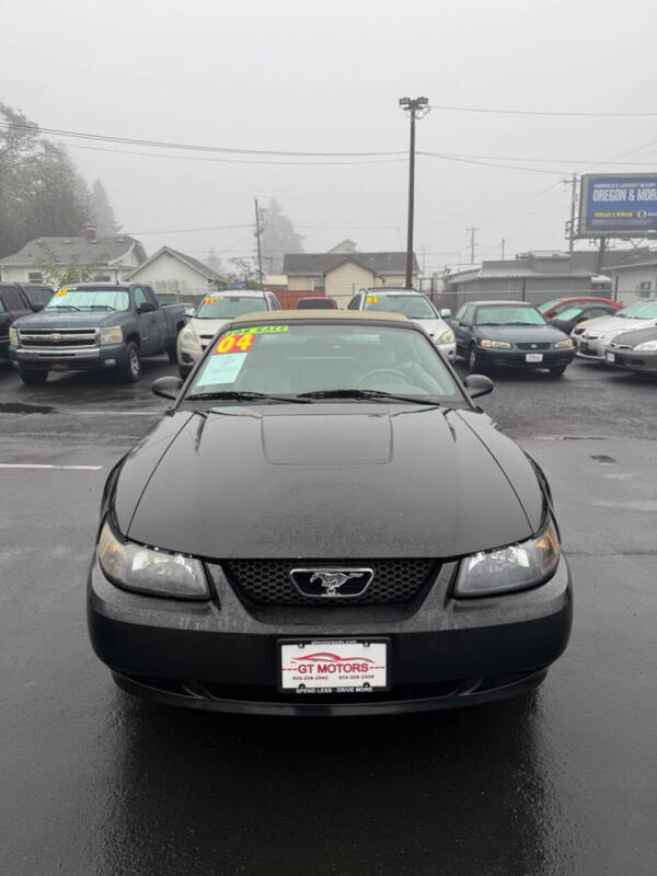 2004 Ford Mustang Deluxe