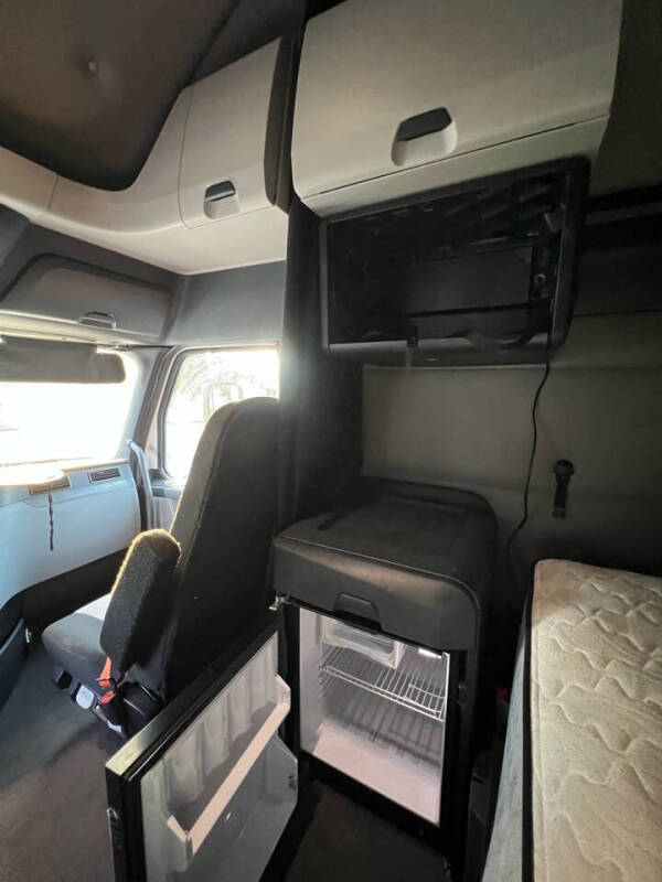2020 Freightliner Cascadia