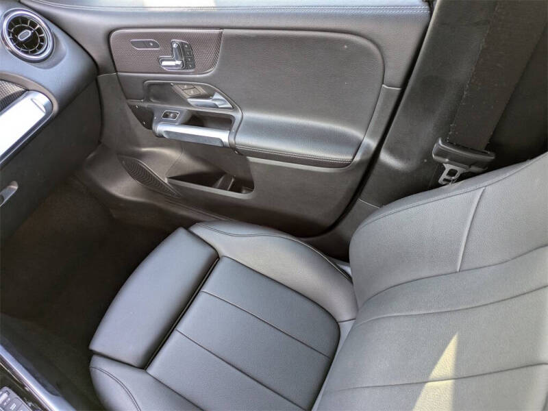 2023 Mercedes-Benz GLB GLB 250