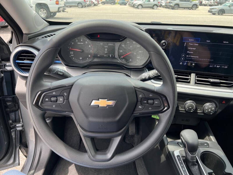 2025 Chevrolet Trax LS