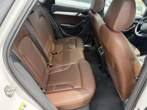 2017 Audi Q3 2.0T quattro Premium Plus