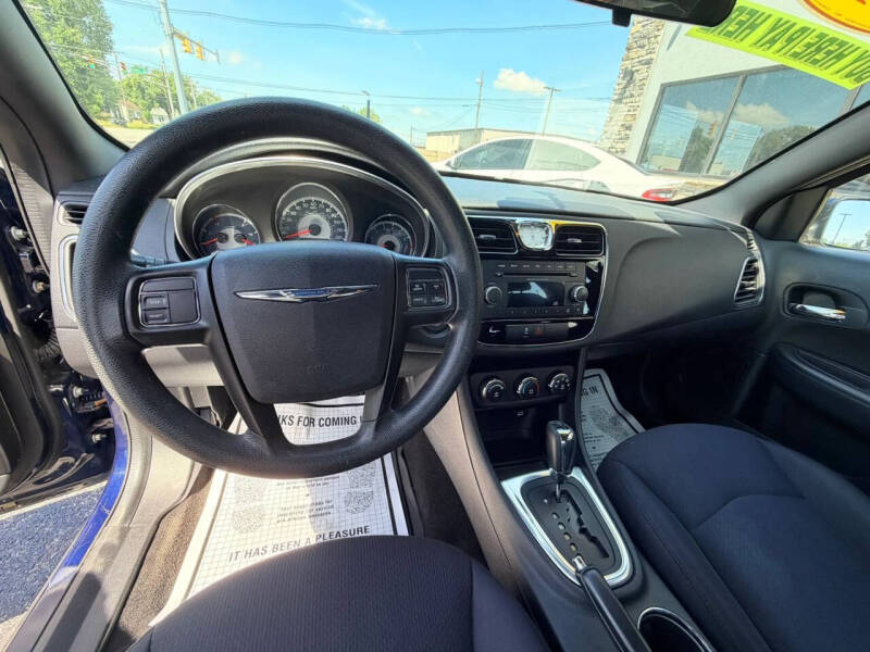 2014 Chrysler 200 LX