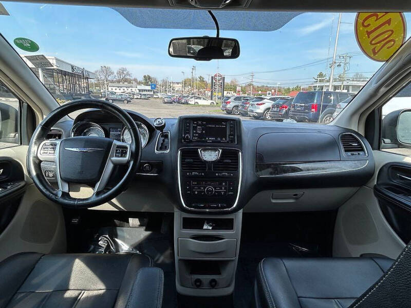 2015 Chrysler Town and Country Touring