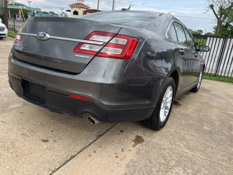 2015 Ford Taurus