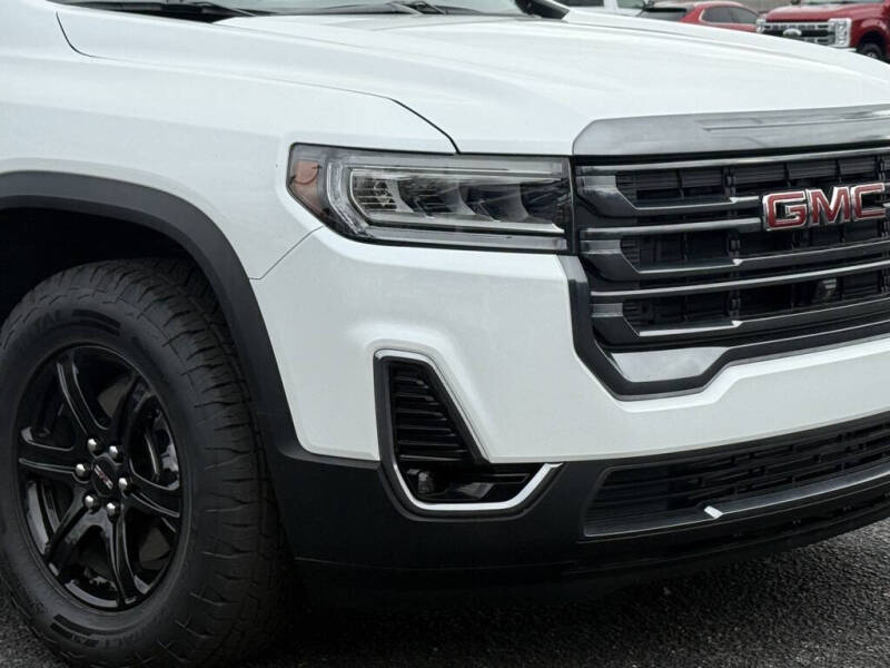 2023 GMC Acadia AT4
