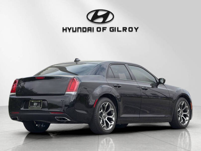2018 Chrysler 300 S