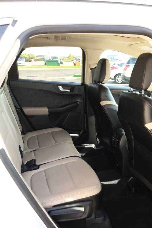 2020 Ford Escape Titanium