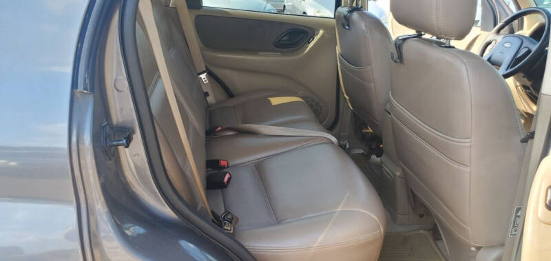 2004 Ford Escape XLT