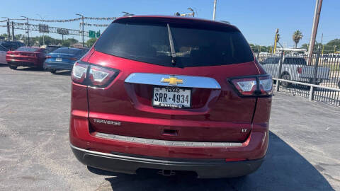 2017 Chevrolet Traverse LT