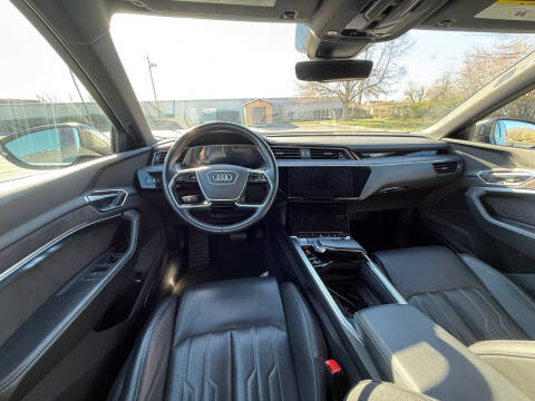 2019 Audi e-tron quattro Prestige