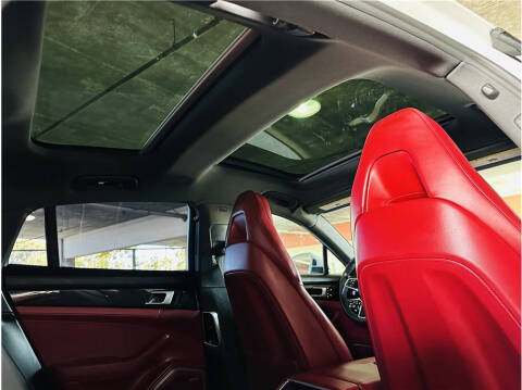 2018 Porsche Panamera