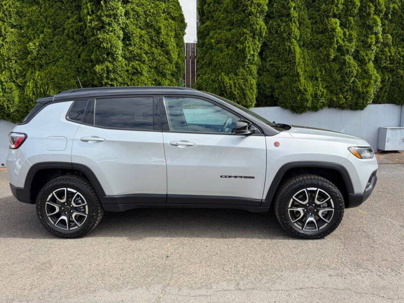 2025 Jeep Compass Trailhawk