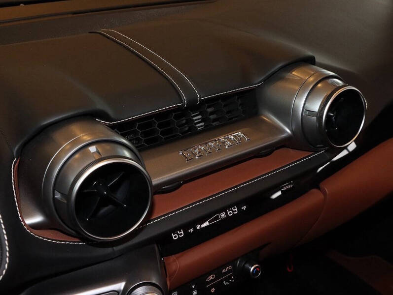 2021 Ferrari 812 GTS