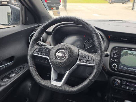 2024 Nissan Kicks SR