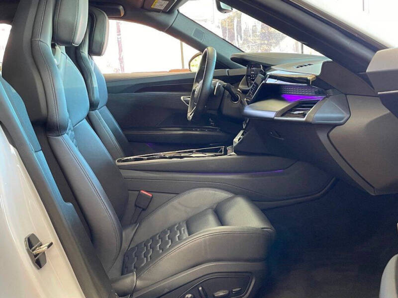 2023 Audi e-tron GT quattro Premium Plus