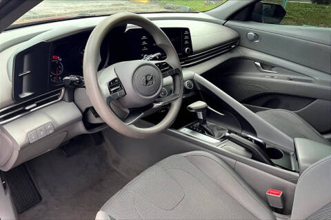 2023 Hyundai Elantra SE