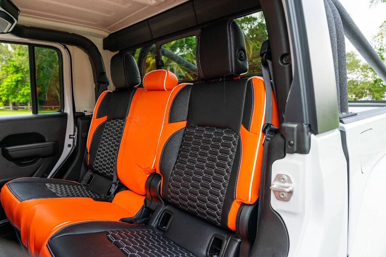 2020 JEEP Gladiator Pickup - $57,999