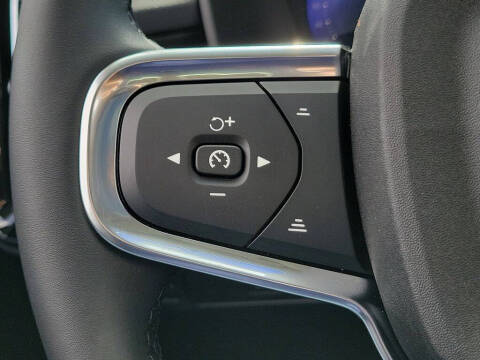 2026 Volvo XC40 B5 Core