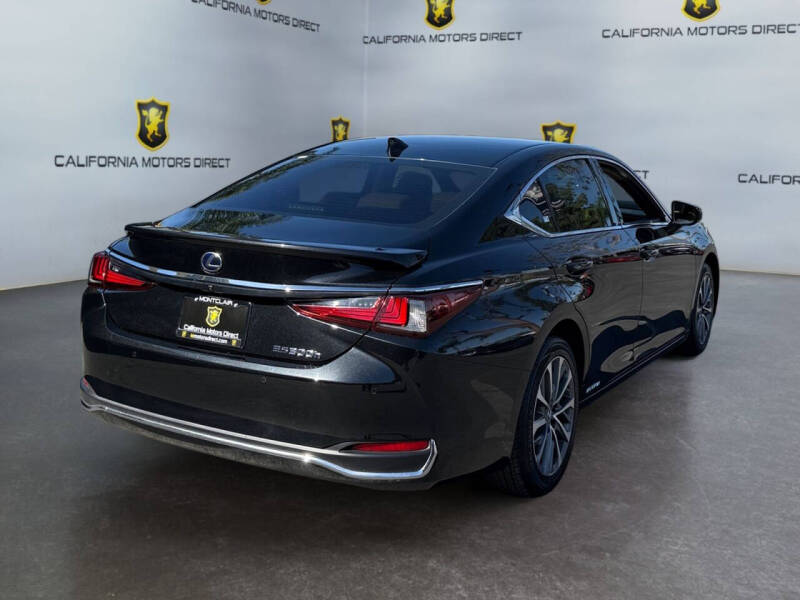 2022 Lexus ES 300h