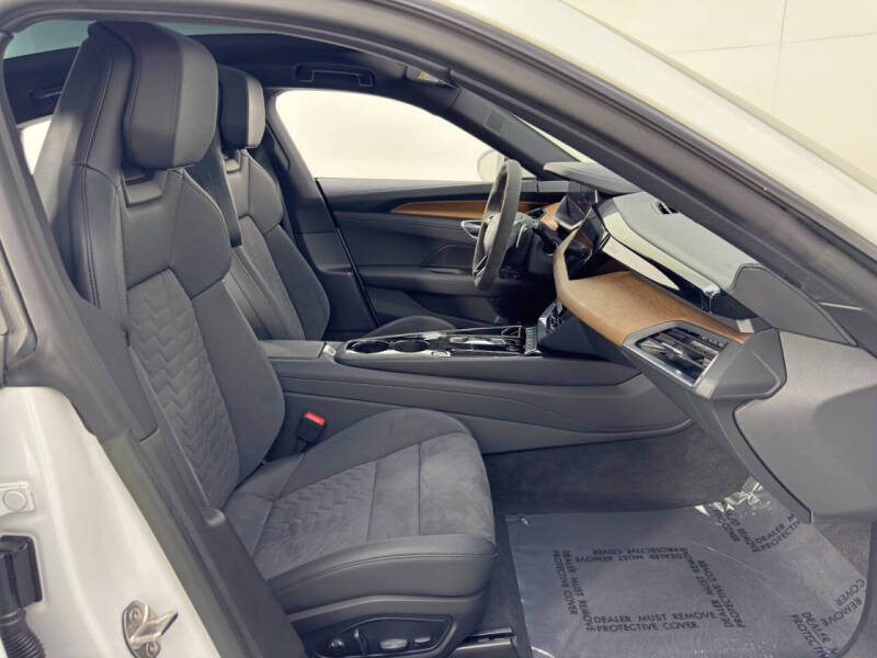 2022 Audi e-tron GT quattro Premium Plus