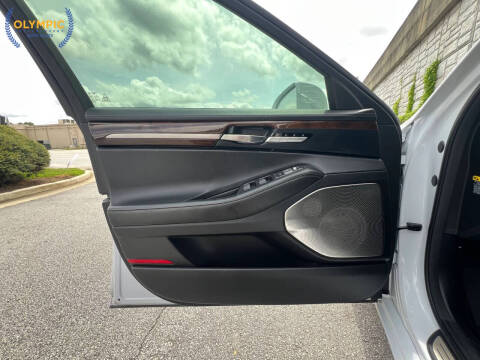 2018 Genesis G90