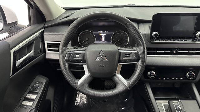 2023 Mitsubishi Outlander ES