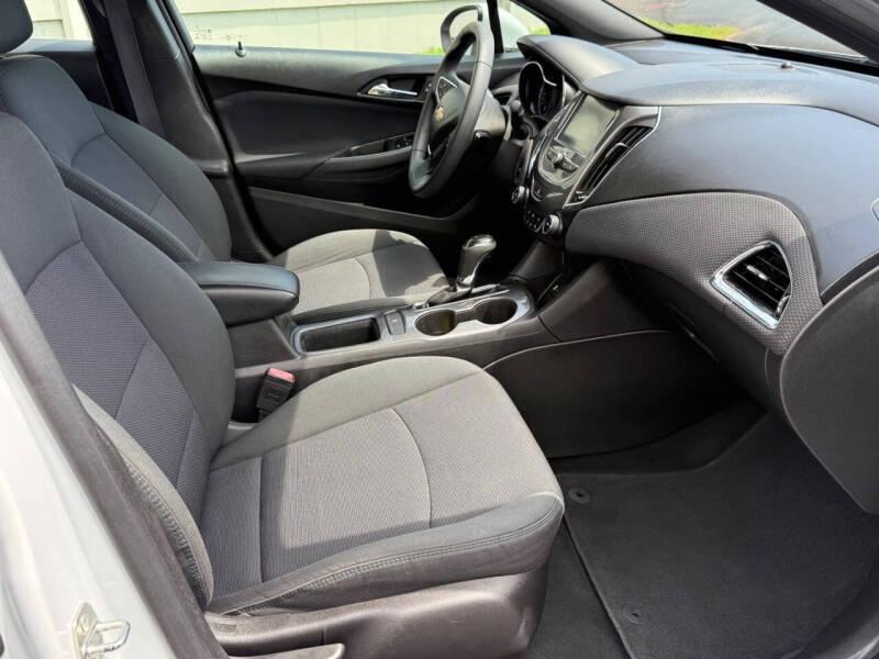 2017 Chevrolet Cruze LT Auto