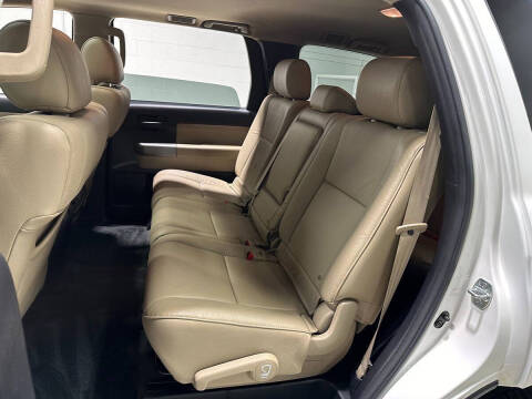 2016 Toyota Sequoia SR5