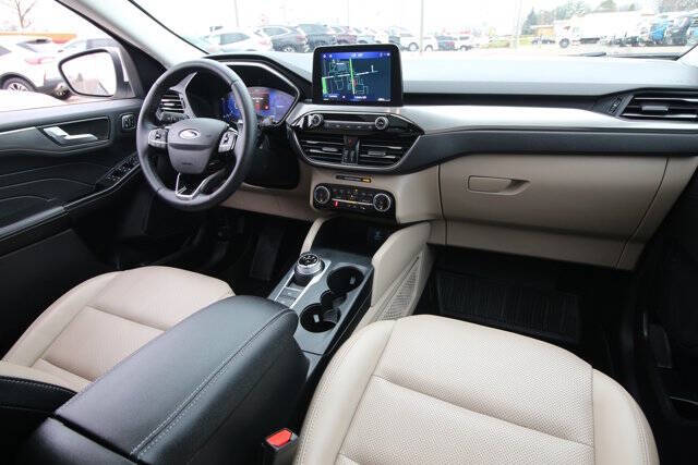 2022 Ford Escape Titanium