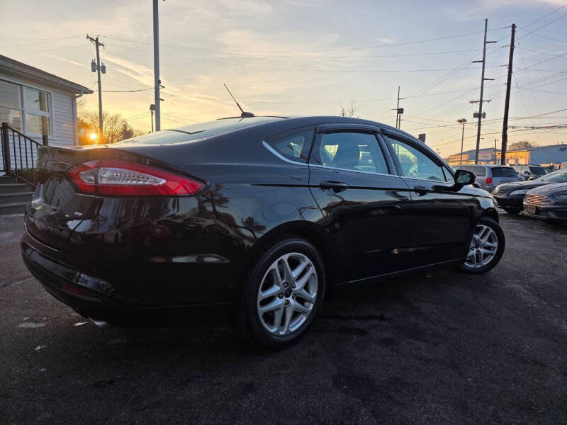 2016 Ford Fusion SE