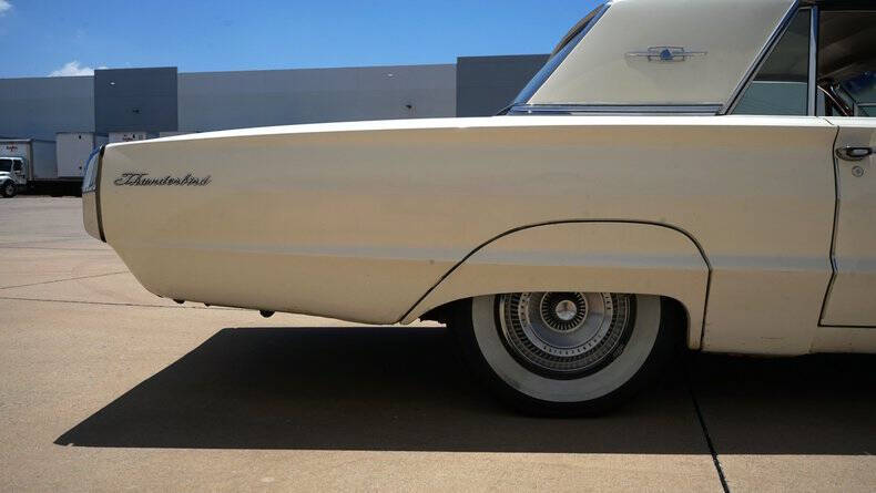 1965 Ford Thunderbird