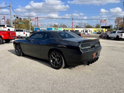 2018 Dodge Challenger SXT Plus