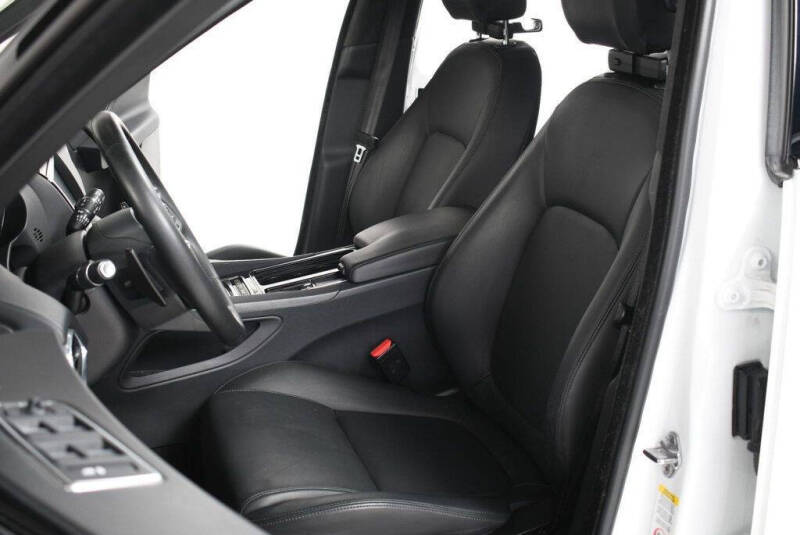 2020 Jaguar F-PACE 25t Premium