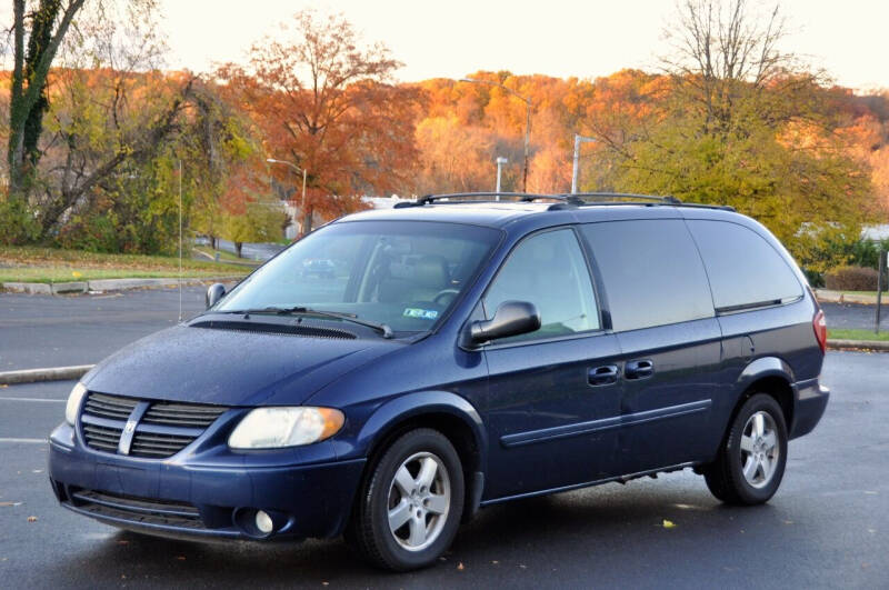 2005 Dodge Grand Caravan for sale at T CAR CARE INC in Philadelphia PA