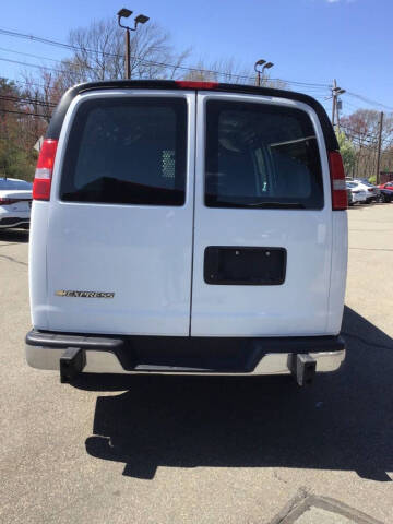 2024 Chevrolet Express 2500