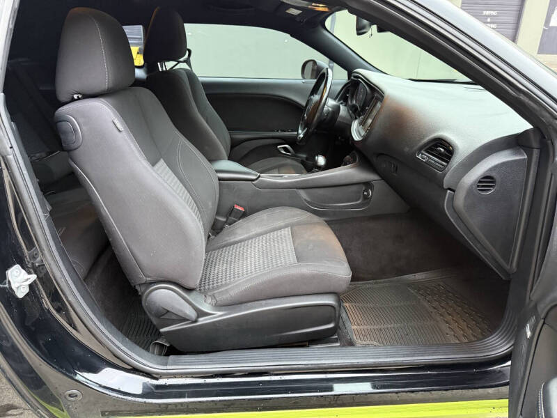 2016 Dodge Challenger SXT