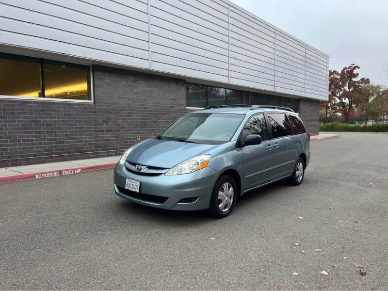 2006 Toyota Sienna LE 8 Passenger