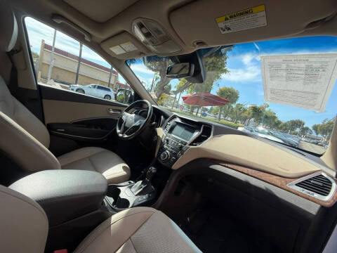 2017 Hyundai Santa Fe SE Ultimate