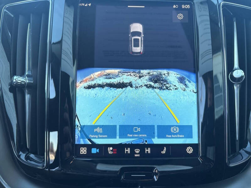 2025 Volvo XC60 B5 Core Dark Theme