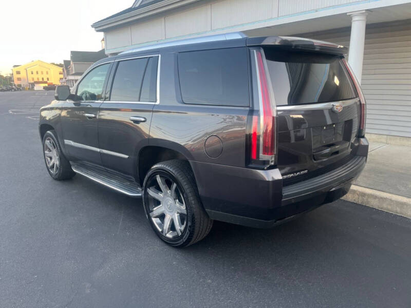 2016 Cadillac Escalade Luxury Collection