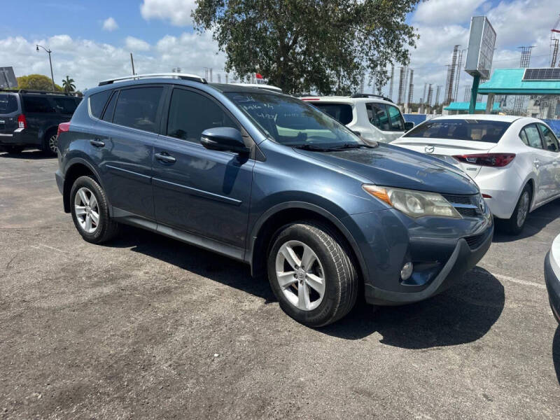 2013 Toyota RAV4 XLE's photo