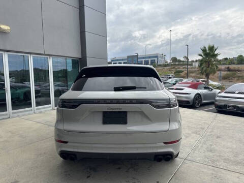 2022 Porsche Cayenne Platinum Edition