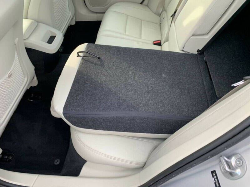 2023 Volvo S60 B5 Plus Dark Theme